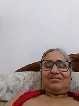 Snapshot of _candi chatting on 07/12/26, 01:24 candi online show from 07/12/26, 01:24
