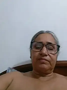 Snapshot of _candi chatting on 08/01/26, 01:16 candi online show from 08/01/26, 01:16