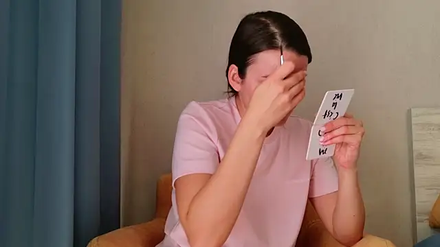 Miss Arwen online show from 05/13/26, 06:44