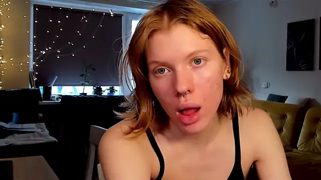 Snapshot of StellaDavis chatting on 02/12/25, 12:22 StellaDavis online show from 02/12/25, 12:22