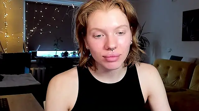 Snapshot of StellaDavis chatting on 02/19/25, 01:06 StellaDavis online show from 02/19/25, 01:06