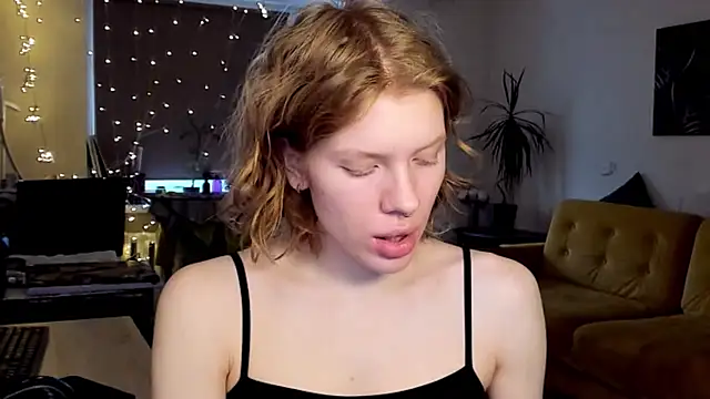 Snapshot of StellaDavis chatting on 03/19/25, 01:29 StellaDavis online show from 03/19/25, 01:29