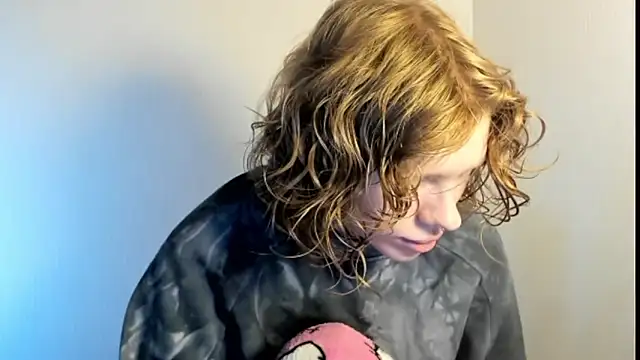 Snapshot of StellaDavis chatting on 10/15/25, 11:43 StellaDavis online show from 10/15/25, 11:43