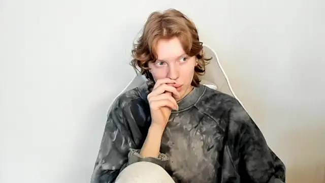 Snapshot of StellaDavis chatting on 02/28/26, 08:15 StellaDavis online show from 02/28/26, 08:15