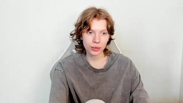 Snapshot of StellaDavis chatting on 03/05/26, 08:10 StellaDavis online show from 03/05/26, 08:10