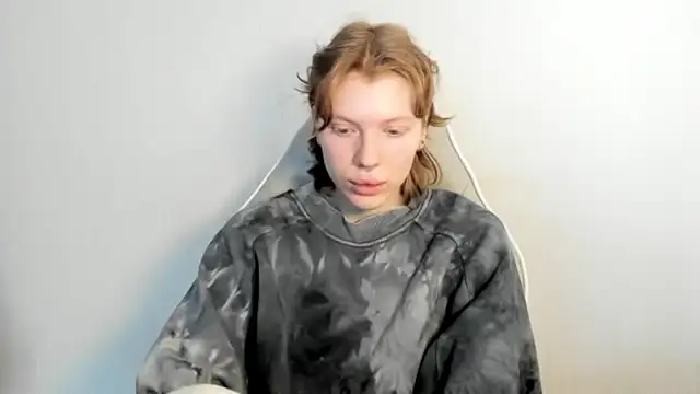 Snapshot of StellaDavis chatting on 03/10/26, 08:41 StellaDavis online show from 03/10/26, 08:41