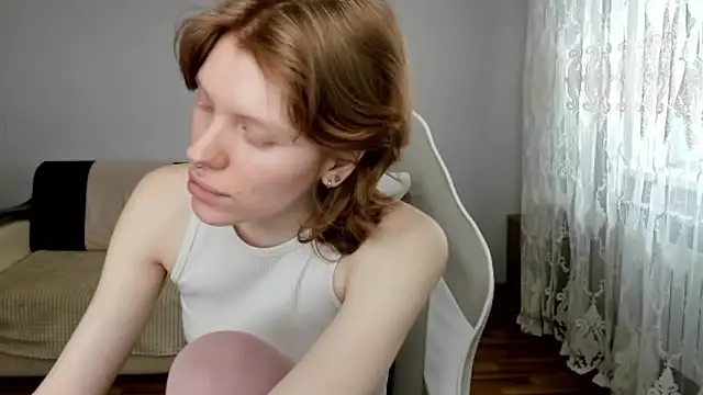 Snapshot of StellaDavis chatting on 04/22/26, 10:17 StellaDavis online show from 04/22/26, 10:17