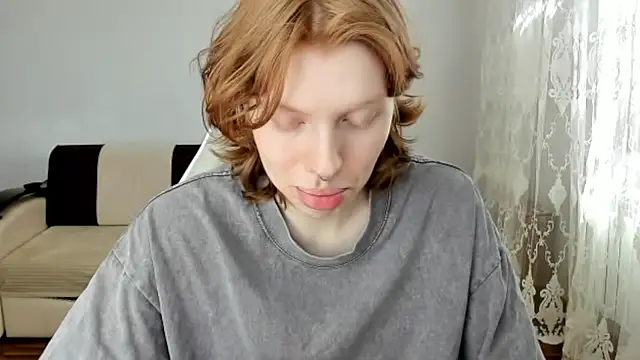 Snapshot of StellaDavis chatting on 05/05/26, 10:34 StellaDavis online show from 05/05/26, 10:34