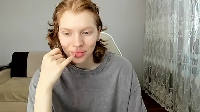 Snapshot of StellaDavis chatting on 05/08/26, 09:14 StellaDavis online show from 05/08/26, 09:14