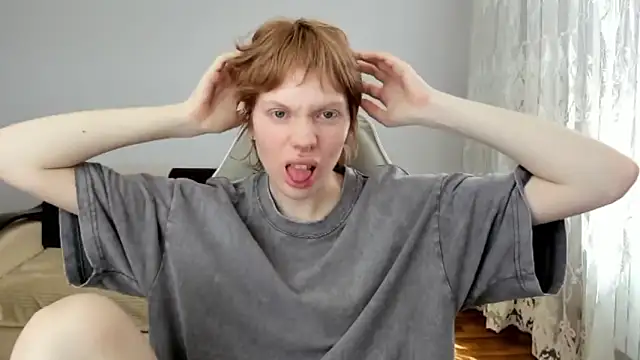 Snapshot of StellaDavis chatting on 05/15/26, 10:11 StellaDavis online show from 05/15/26, 10:11