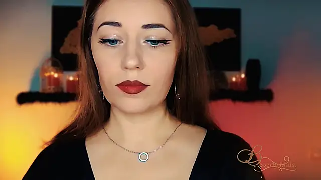 Snapshot of MissBeverlyMills chatting on 11/06/25, 03:18 MissBeverlyMills online show from 11/06/25, 03:18