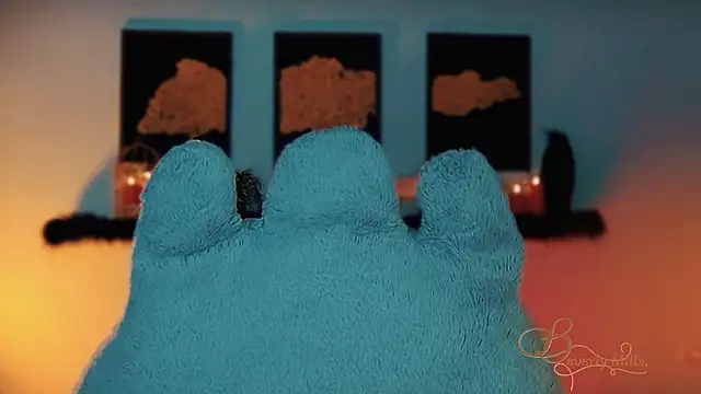 Snapshot of MissBeverlyMills chatting on 11/08/25, 02:34 MissBeverlyMills online show from 11/08/25, 02:34