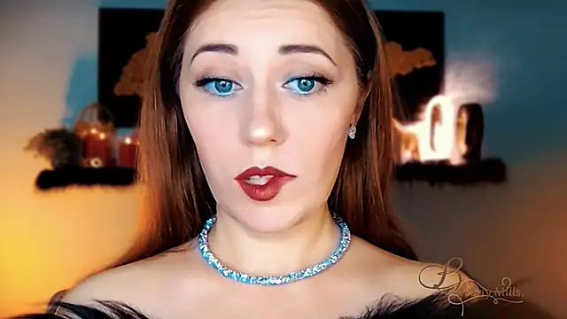 Snapshot of MissBeverlyMills chatting on 11/13/25, 02:43 MissBeverlyMills online show from 11/13/25, 02:43