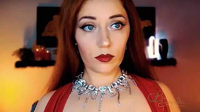 Snapshot of MissBeverlyMills chatting on 11/14/25, 03:38 MissBeverlyMills online show from 11/14/25, 03:38