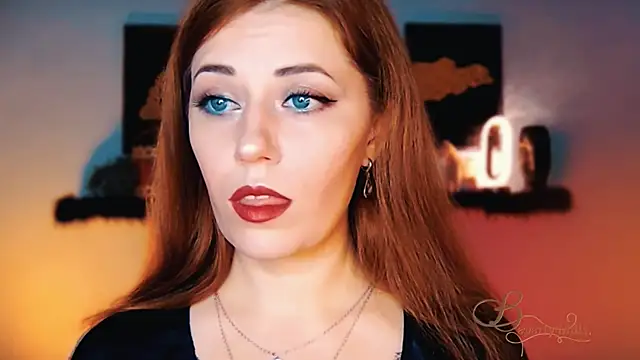 Snapshot of MissBeverlyMills chatting on 11/16/25, 03:23 MissBeverlyMills online show from 11/16/25, 03:23