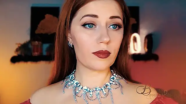 Snapshot of MissBeverlyMills chatting on 11/27/25, 04:14 MissBeverlyMills online show from 11/27/25, 04:14