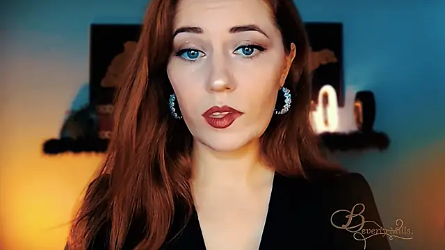 Snapshot of MissBeverlyMills chatting on 11/30/25, 05:33 MissBeverlyMills online show from 11/30/25, 05:33