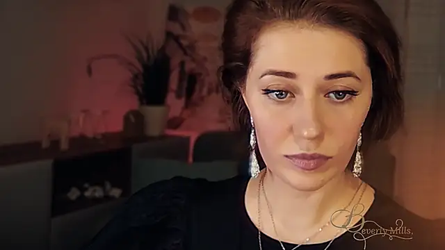 Snapshot of MissBeverlyMills chatting on 01/18/26, 07:39 MissBeverlyMills online show from 01/18/26, 07:39