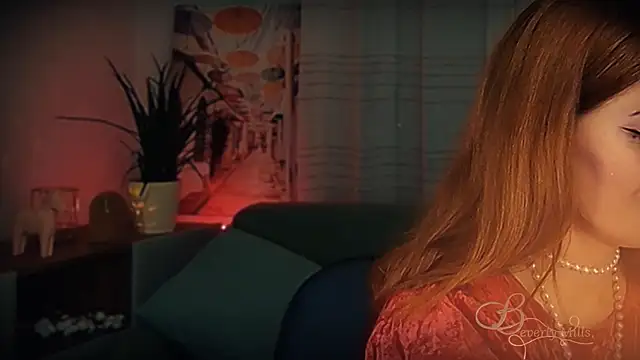 Snapshot of MissBeverlyMills chatting on 03/01/26, 06:10 MissBeverlyMills online show from 03/01/26, 06:10