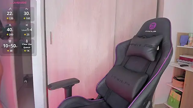 Snapshot of Melina_Ferrer1 chatting on 01/27/25, 09:11 Melina Ferrer1 online show from 01/27/25, 09:11