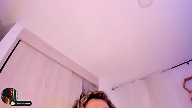 Snapshot of Melina_Ferrer1 chatting on 10/14/25, 09:32 Melina Ferrer1 online show from 10/14/25, 09:32