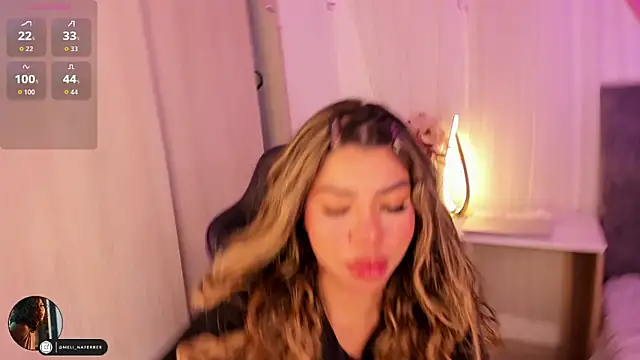 Snapshot of Melina_Ferrer1 chatting on 11/06/25, 12:06 Melina Ferrer1 online show from 11/06/25, 12:06