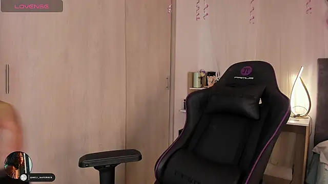 Snapshot of Melina_Ferrer1 chatting on 11/15/25, 04:03 Melina Ferrer1 online show from 11/15/25, 04:03