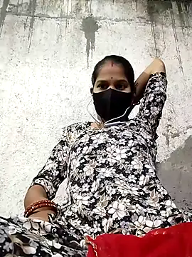 Snapshot of Anushka_Ji chatting on 10/28/25, 06:17 Anushka Ji online show from 10/28/25, 06:17