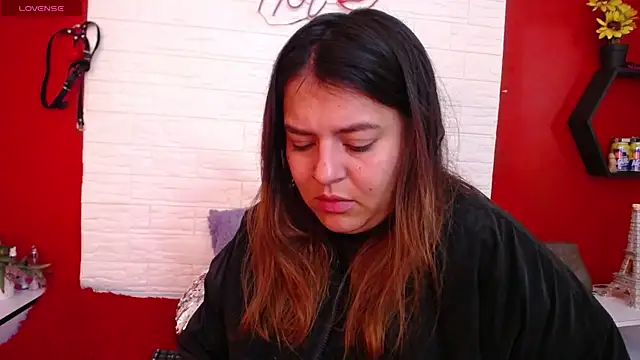 Snapshot of _poison_sweet chatting on 12/17/25, 05:19 poison sweet online show from 12/17/25, 05:19