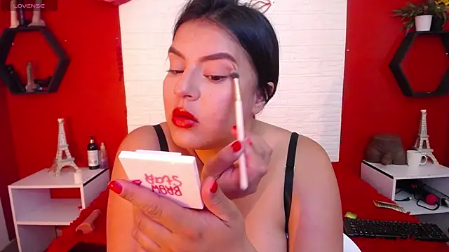 Snapshot of _poison_sweet chatting on 02/11/26, 06:13 poison sweet online show from 02/11/26, 06:13