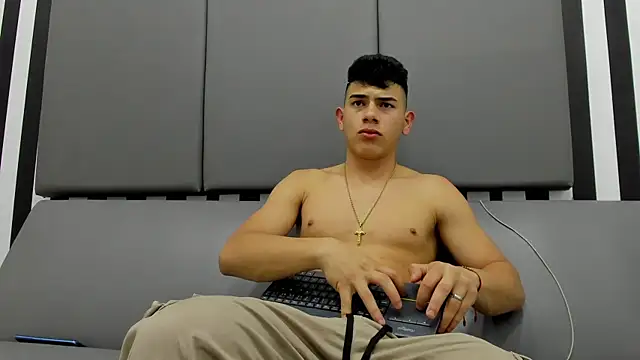 andrew rose  online show from 01/10/25, 06:09