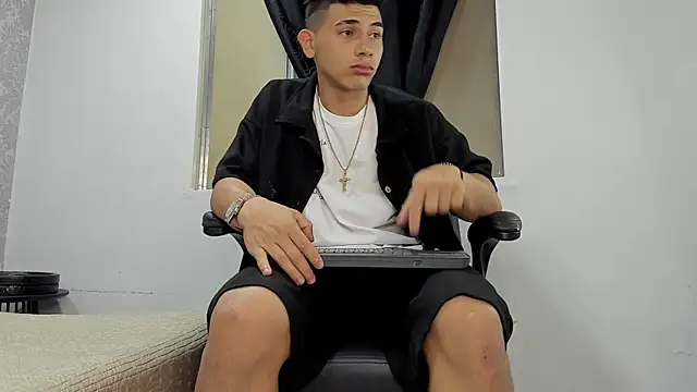 andrew rose  online show from 03/19/25, 06:46