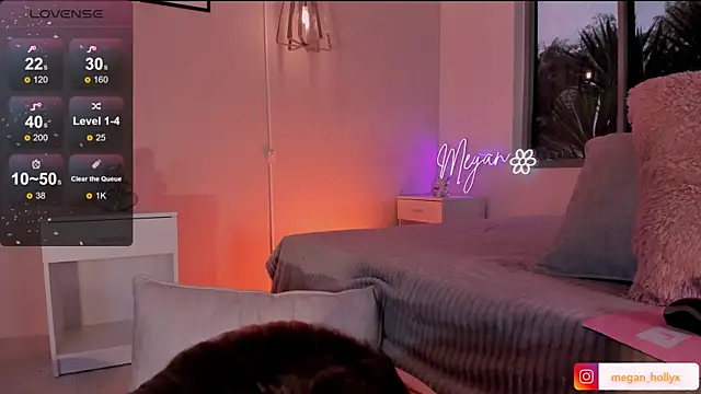 Megan-holly online show from 02/19/25, 08:31