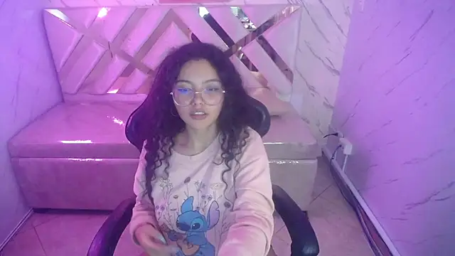 victoria castillo b online show from 03/12/25, 09:34