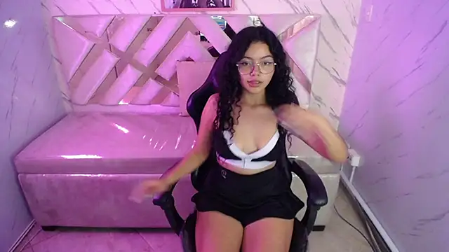 victoria castillo b online show from 03/15/25, 05:41