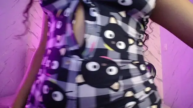 victoria castillo b online show from 03/19/25, 08:55