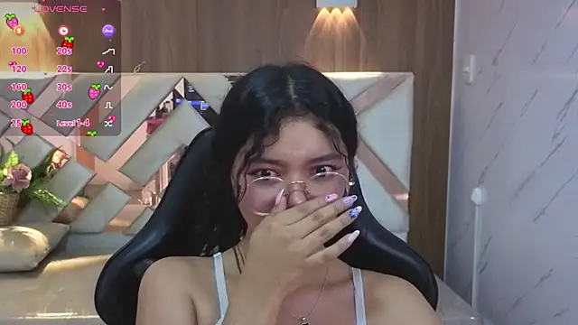 victoria castillo b online show from 10/05/25, 03:16