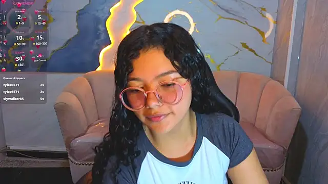 victoria castillo b online show from 04/30/26, 07:53