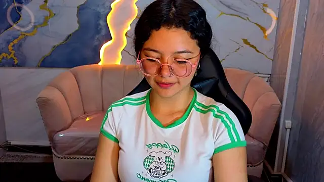 victoria castillo b online show from 05/05/26, 07:44