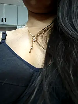 Snapshot of Sarita_7 chatting on 03/18/25, 03:42 Sarita 7 online show from 03/18/25, 03:42