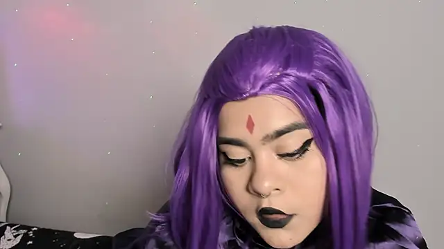 Snapshot of atena_hill chatting on 10/28/25, 07:38 atena hill online show from 10/28/25, 07:38