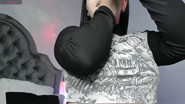 Snapshot of atena_hill chatting on 11/03/25, 07:26 atena hill online show from 11/03/25, 07:26