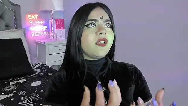 Snapshot of atena_hill chatting on 12/02/25, 07:09 atena hill online show from 12/02/25, 07:09