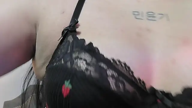 Snapshot of atena_hill chatting on 12/19/25, 07:43 atena hill online show from 12/19/25, 07:43