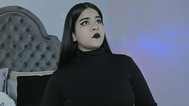 Snapshot of atena_hill chatting on 01/06/26, 07:17 atena hill online show from 01/06/26, 07:17