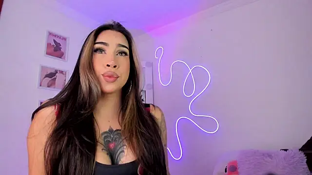 Snapshot of JulietaBomGV chatting on 09/10/25, 03:28 JulietaBomGV online show from 09/10/25, 03:28