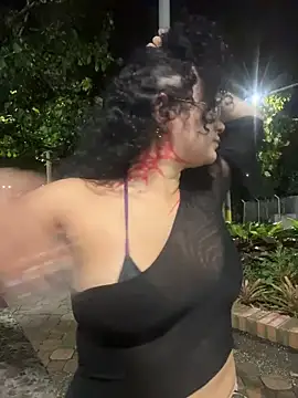 Snapshot of Electra_doll_ chatting on 11/26/25, 11:28 Electra doll online show from 11/26/25, 11:28