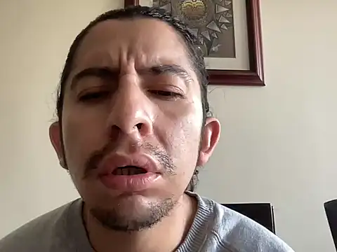 Snapshot of littlelatinhunter chatting on 11/30/25, 12:20 littlelatinhunter online show from 11/30/25, 12:20
