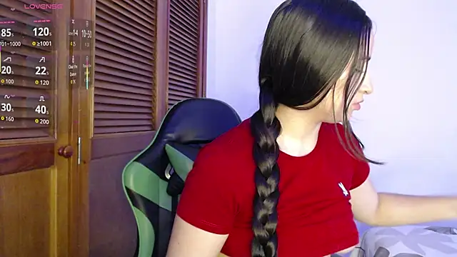 Snapshot of sofiaduque_26 chatting on 01/17/26, 08:56 sofiaduque 26 online show from 01/17/26, 08:56