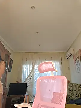 bella apont online show from 02/11/25, 07:12